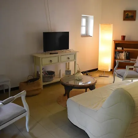 Du Petit Bois Le Buisson de Cadouin